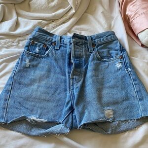 levi shorts